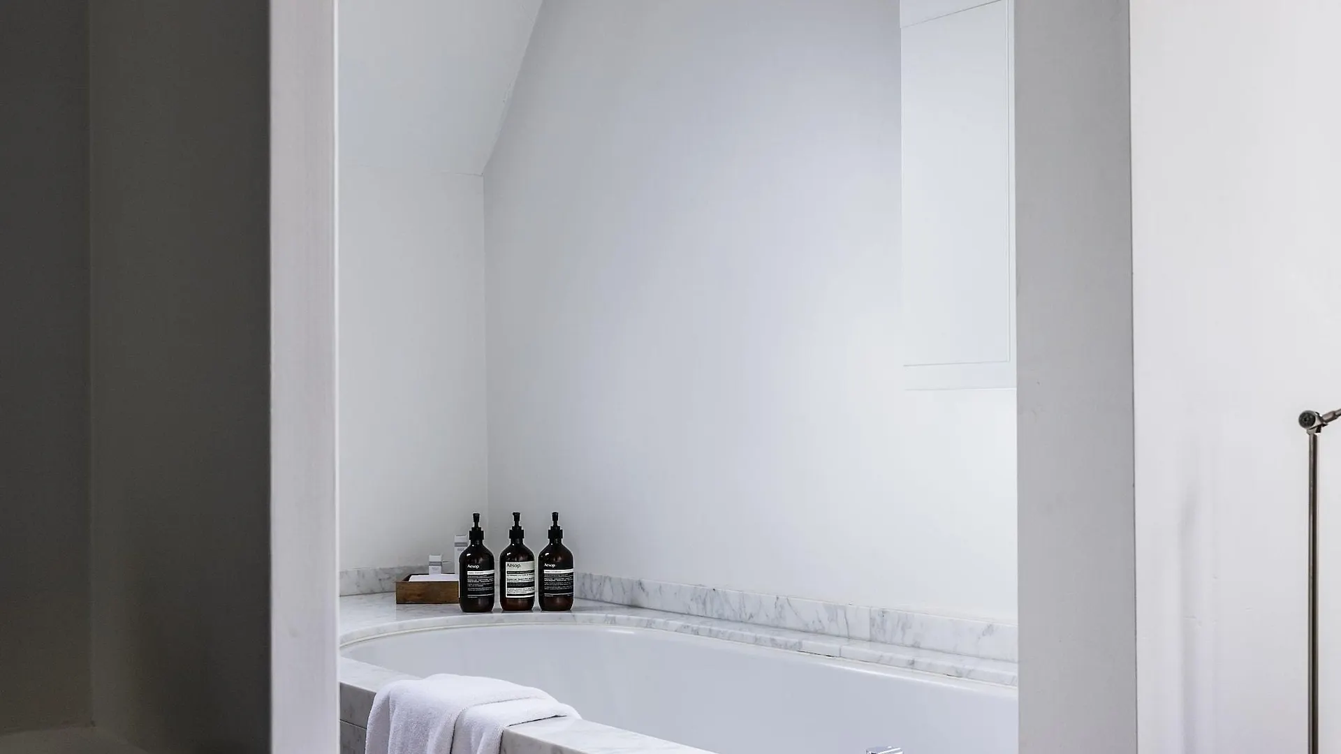 Hotel Julien Антверпен 4*,  Бельгия