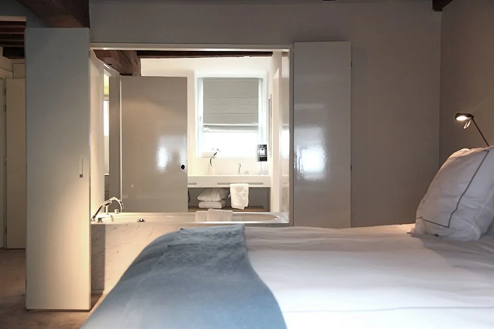 Hotel Julien Antwerp 4*,